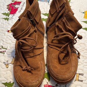 UGG Chestnut Lace Up Boots